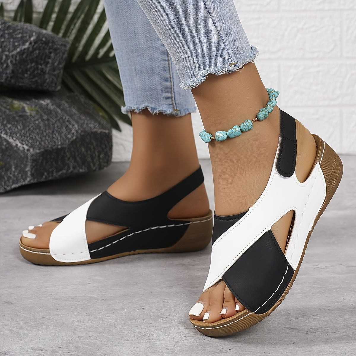 Laura - Lightweight Orthopaedic Sandals